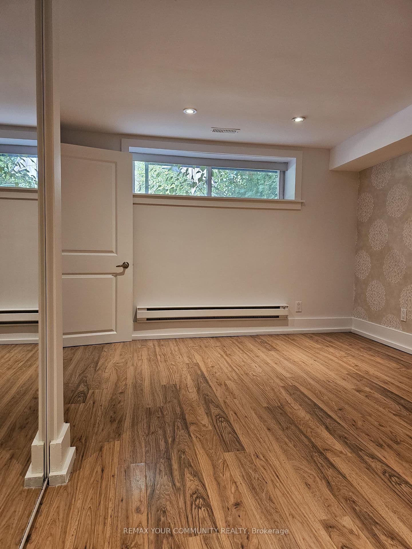 222 Patricia Avenue, Unit Basement thumbnail 8