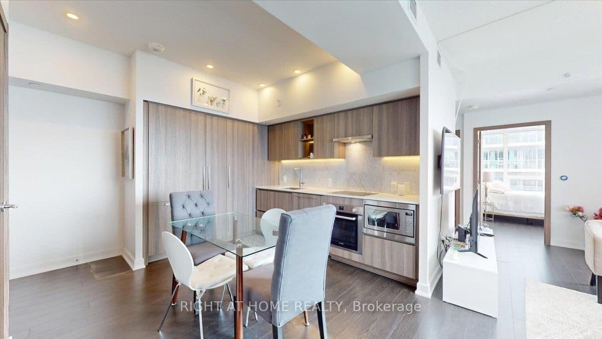 19 Bathurst Street, Unit 3011 thumbnail 8