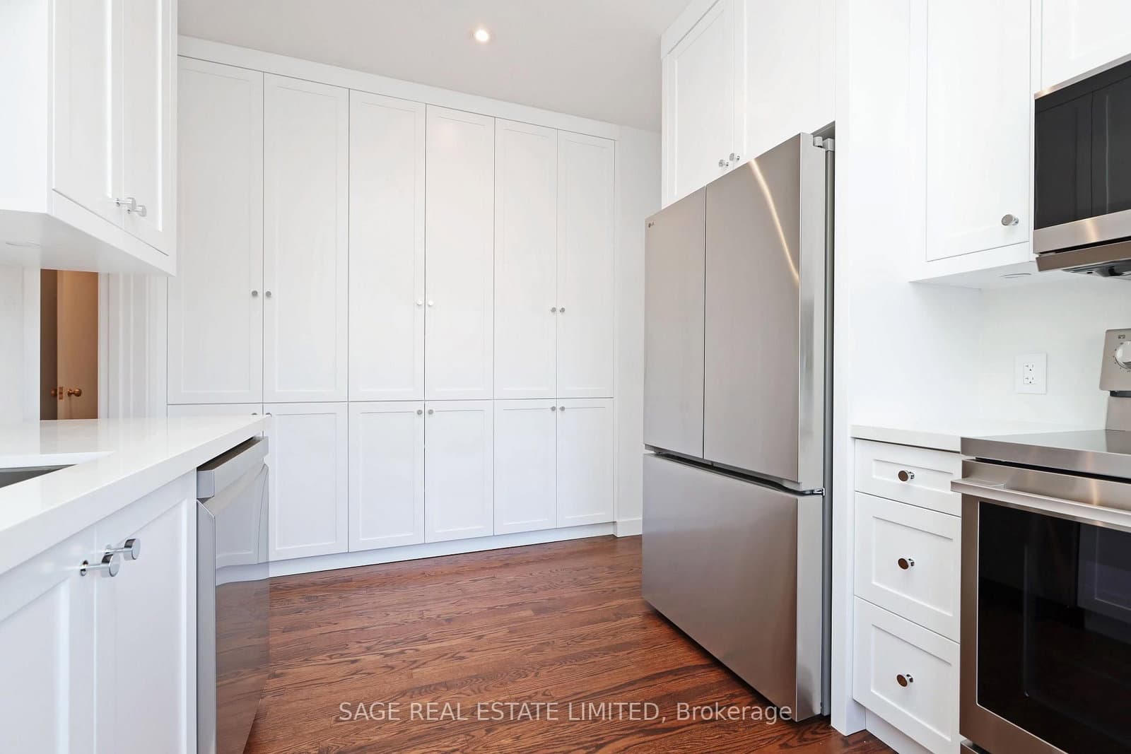 150 Balmoral Avenue, Unit 304 thumbnail 9