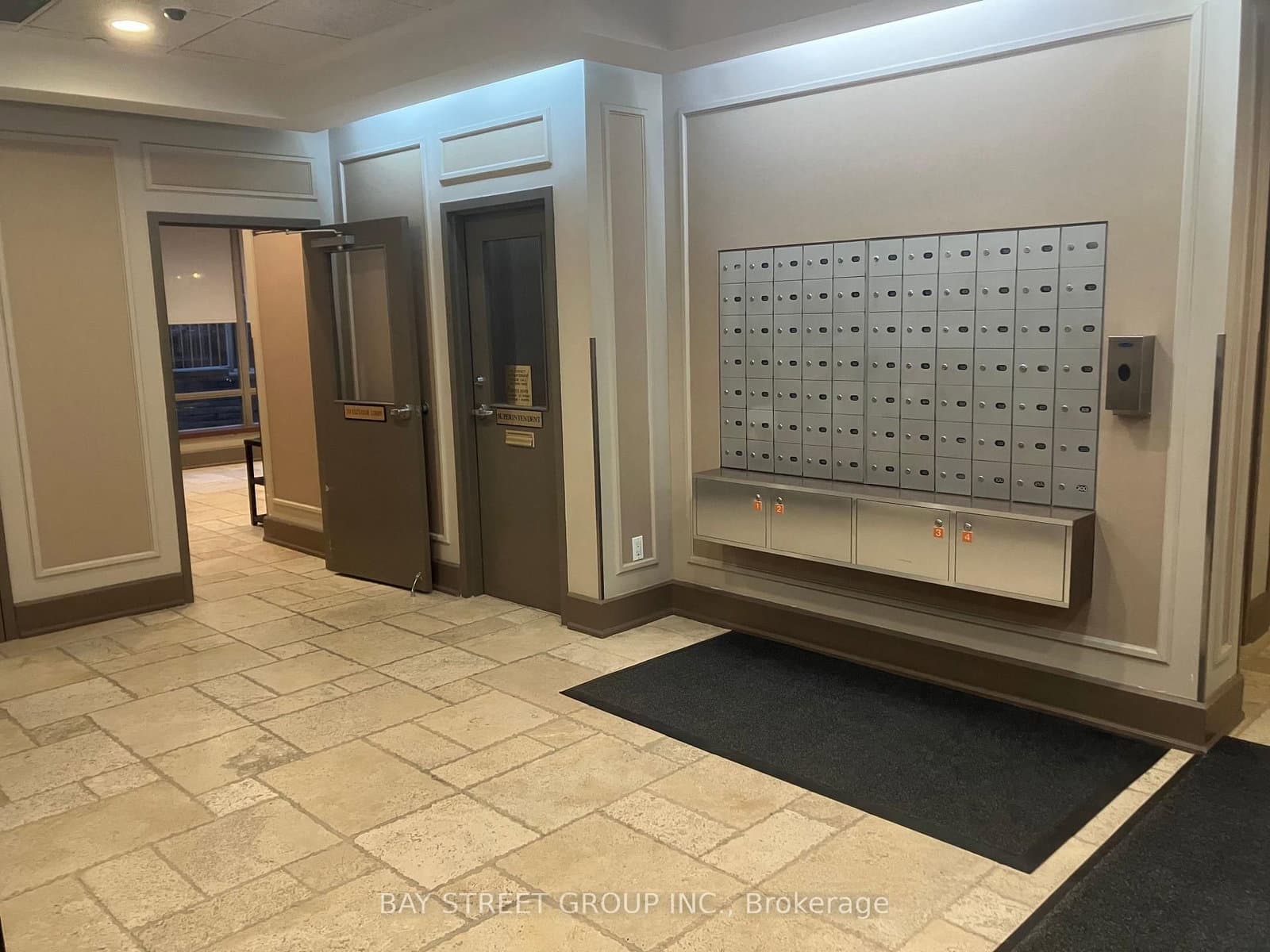 284 Bloor Street W, Unit 902 thumbnail 25