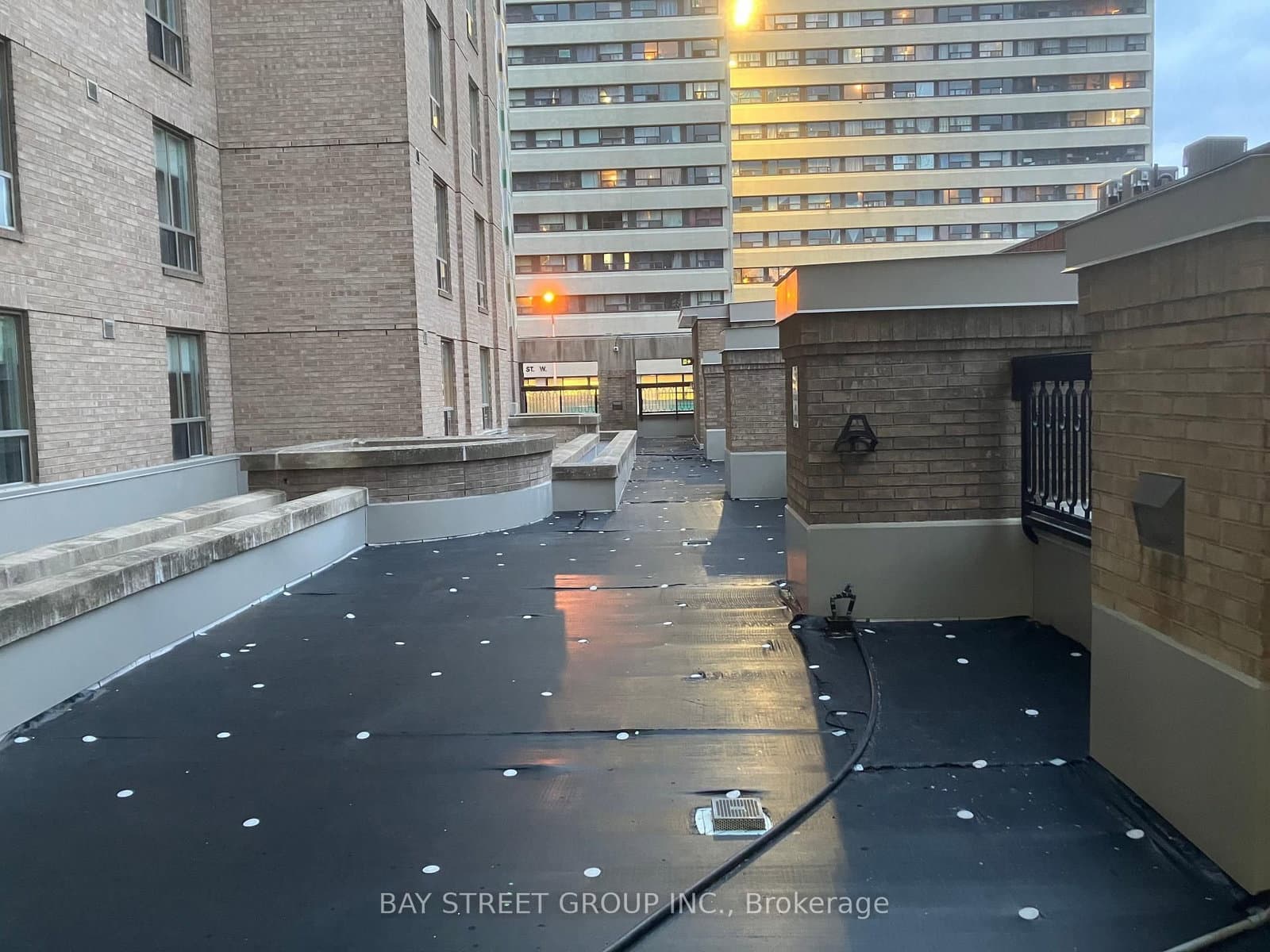 284 Bloor Street W, Unit 902 thumbnail 26