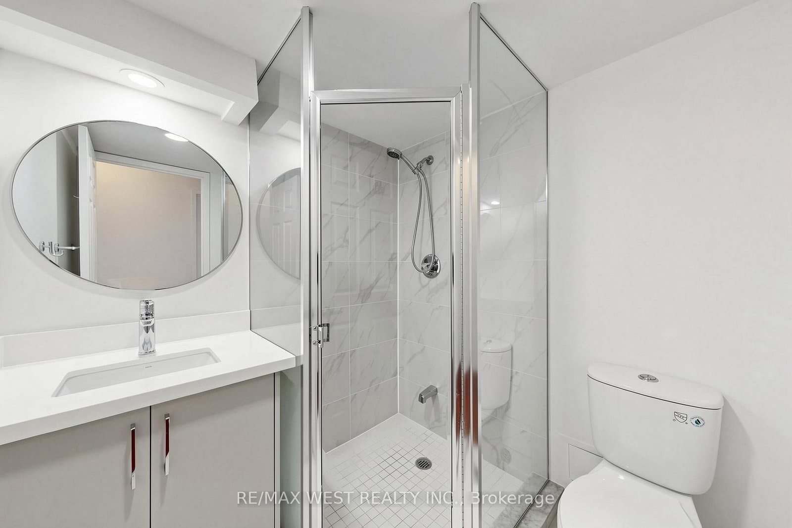 5 Concorde Place, Unit 1302 thumbnail 32