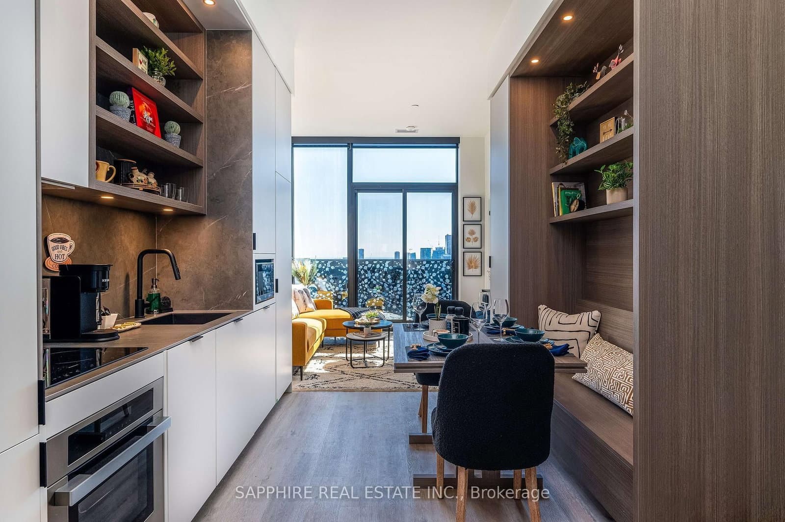 55 Charles Street E, Unit 5104 thumbnail 11