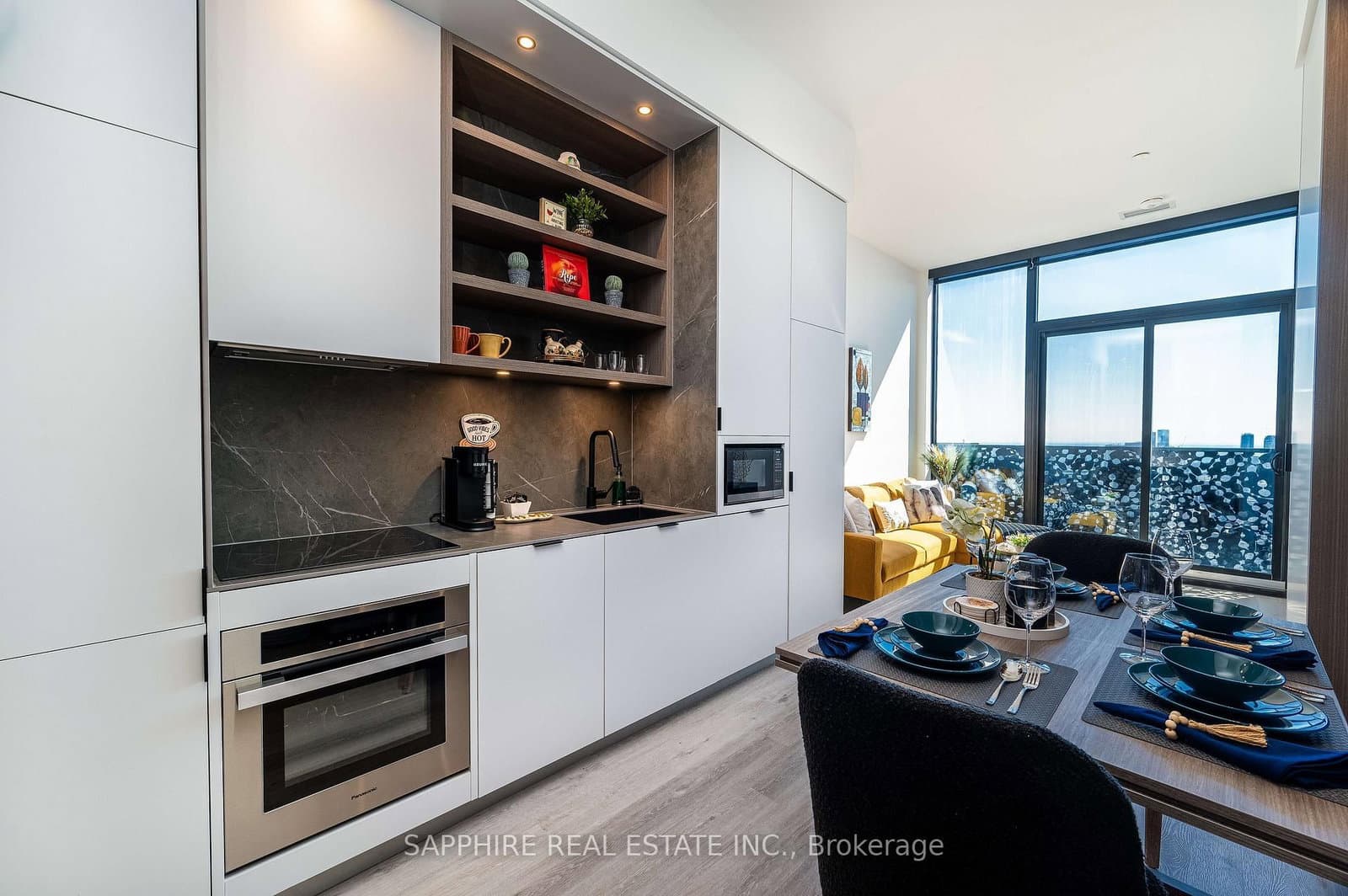55 Charles Street E, Unit 5104 thumbnail 12