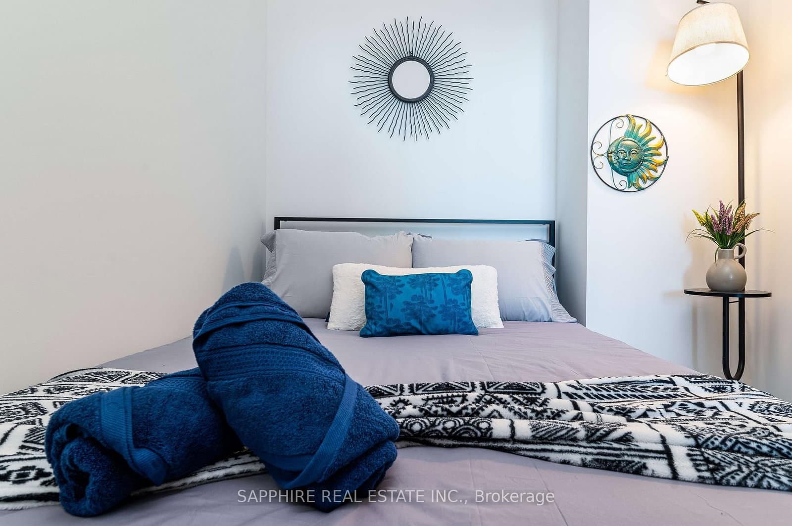 55 Charles Street E, Unit 5104 thumbnail 17