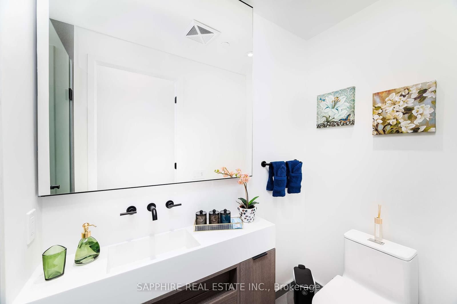 55 Charles Street E, Unit 5104 thumbnail 19