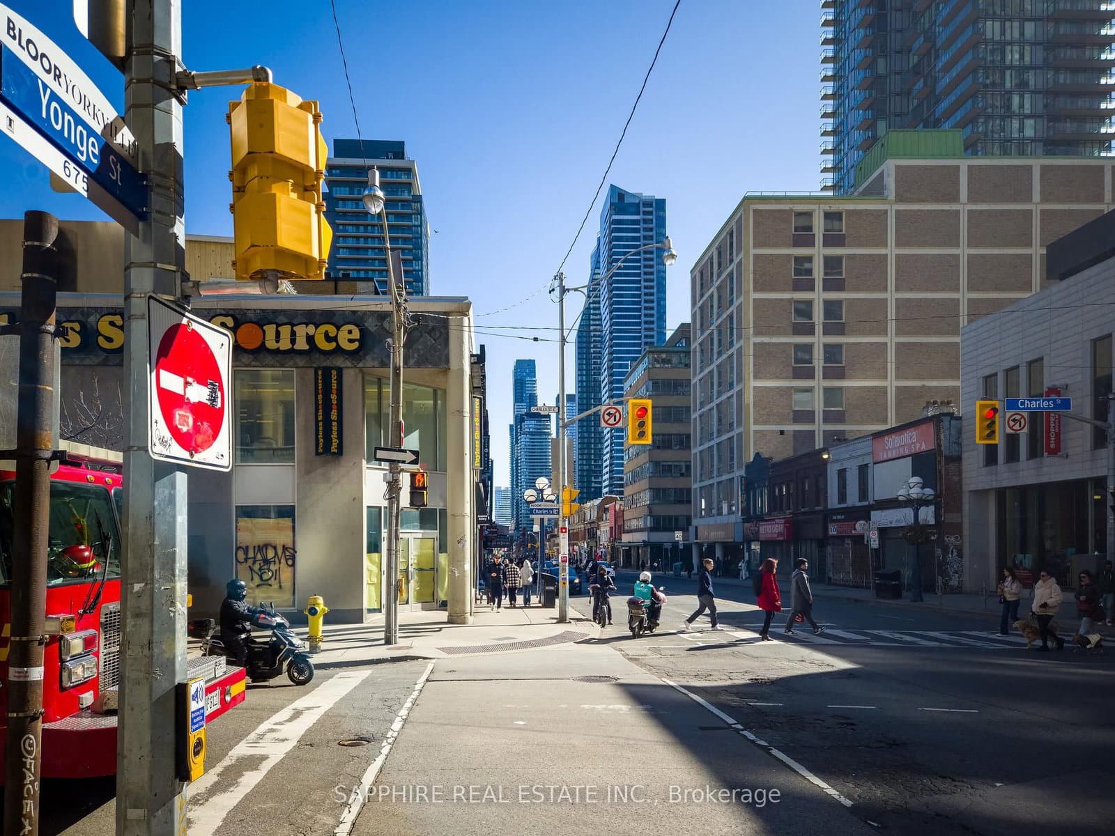 55 Charles Street E, Unit 5104 thumbnail 2