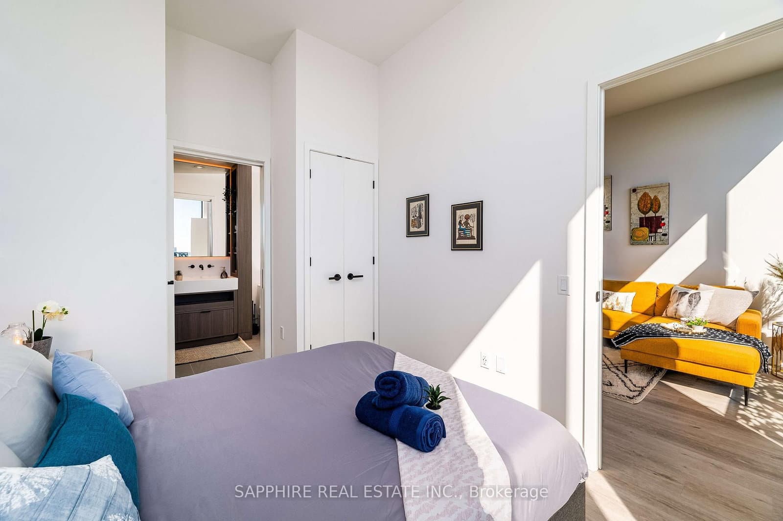 55 Charles Street E, Unit 5104 thumbnail 24