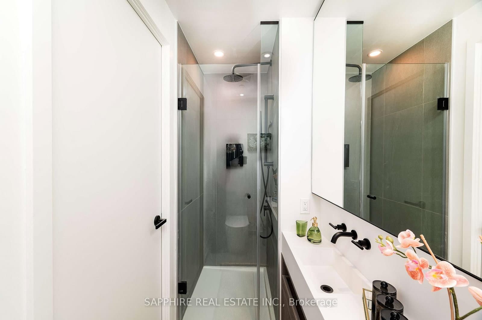 55 Charles Street E, Unit 5104 thumbnail 30