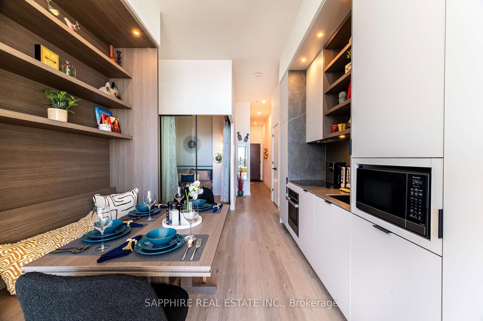 55 Charles Street E, Unit 5104 thumbnail 5