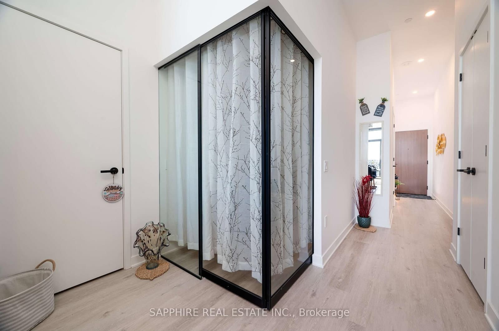 55 Charles Street E, Unit 5104 thumbnail 6