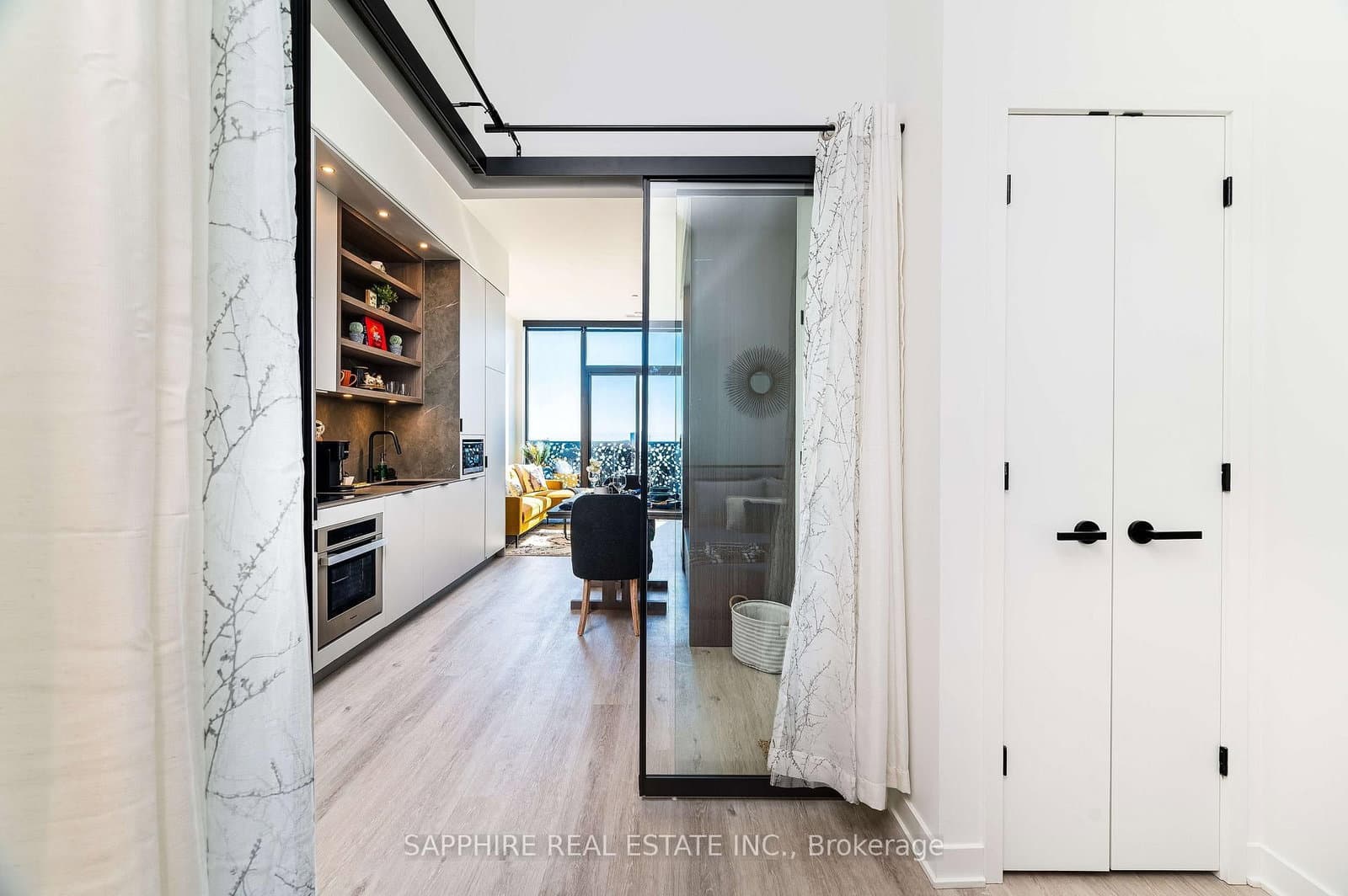 55 Charles Street E, Unit 5104 thumbnail 9
