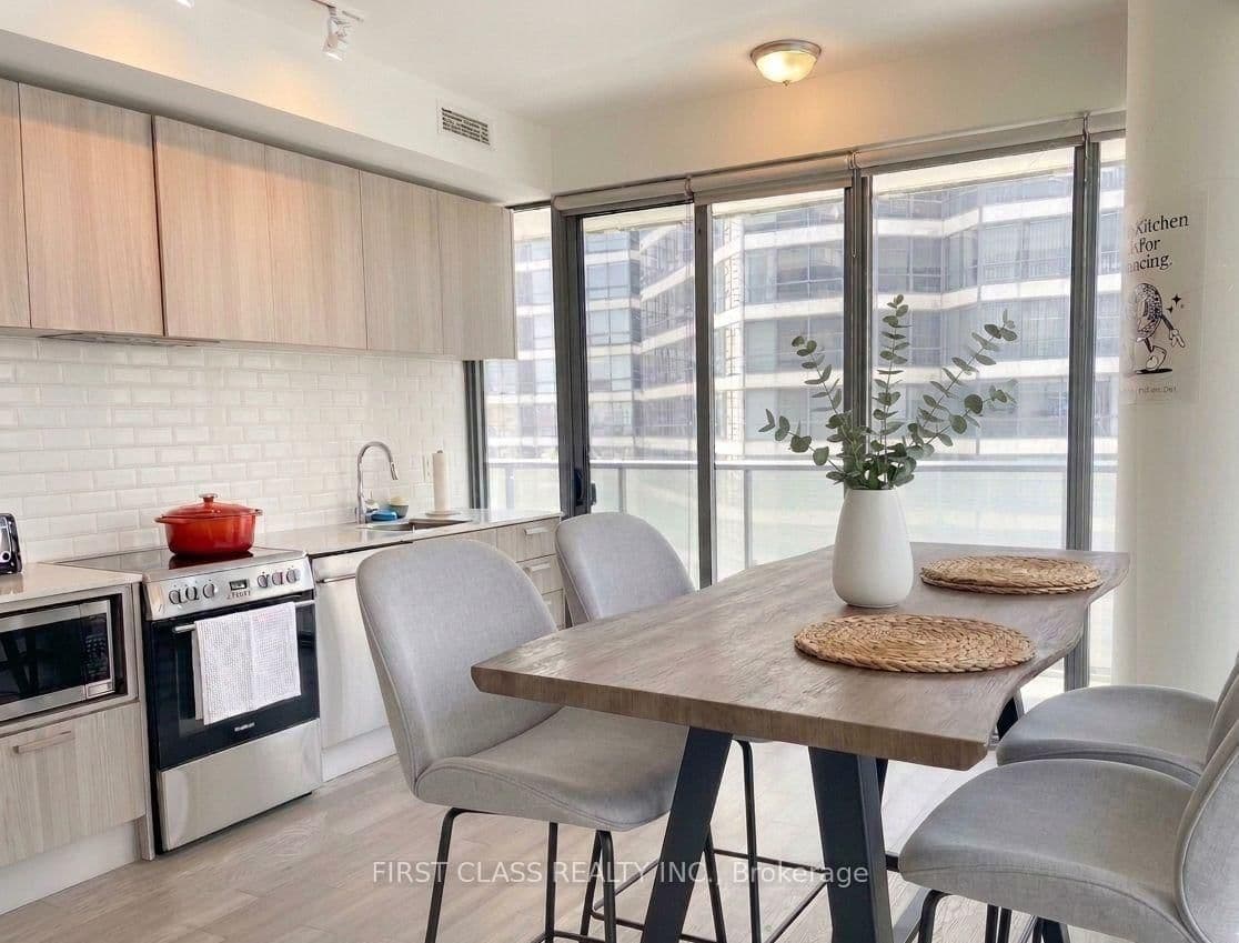 57 St Joseph Street, Unit 1008 thumbnail 2