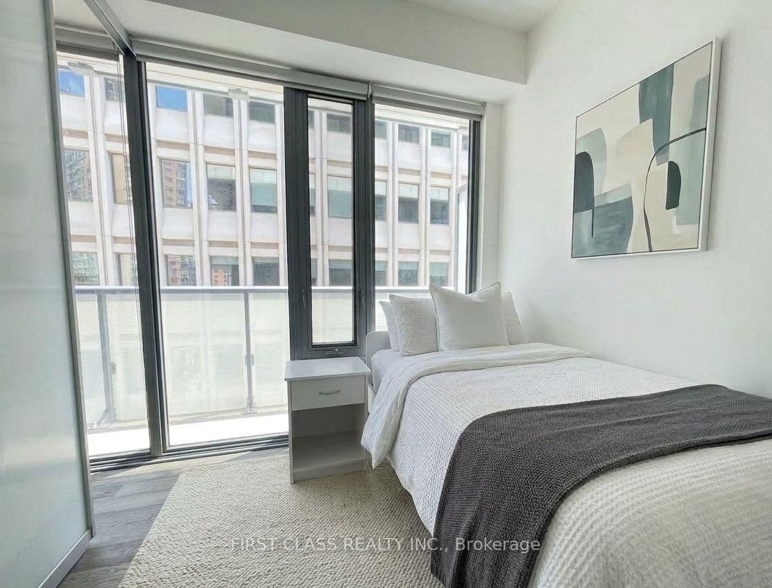 57 St Joseph Street, Unit 1008 thumbnail 7