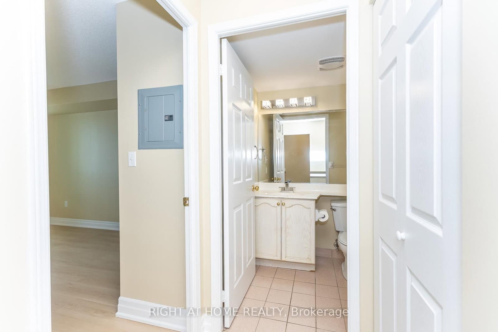 3 Pemberton Avenue, Unit 1706 thumbnail 11
