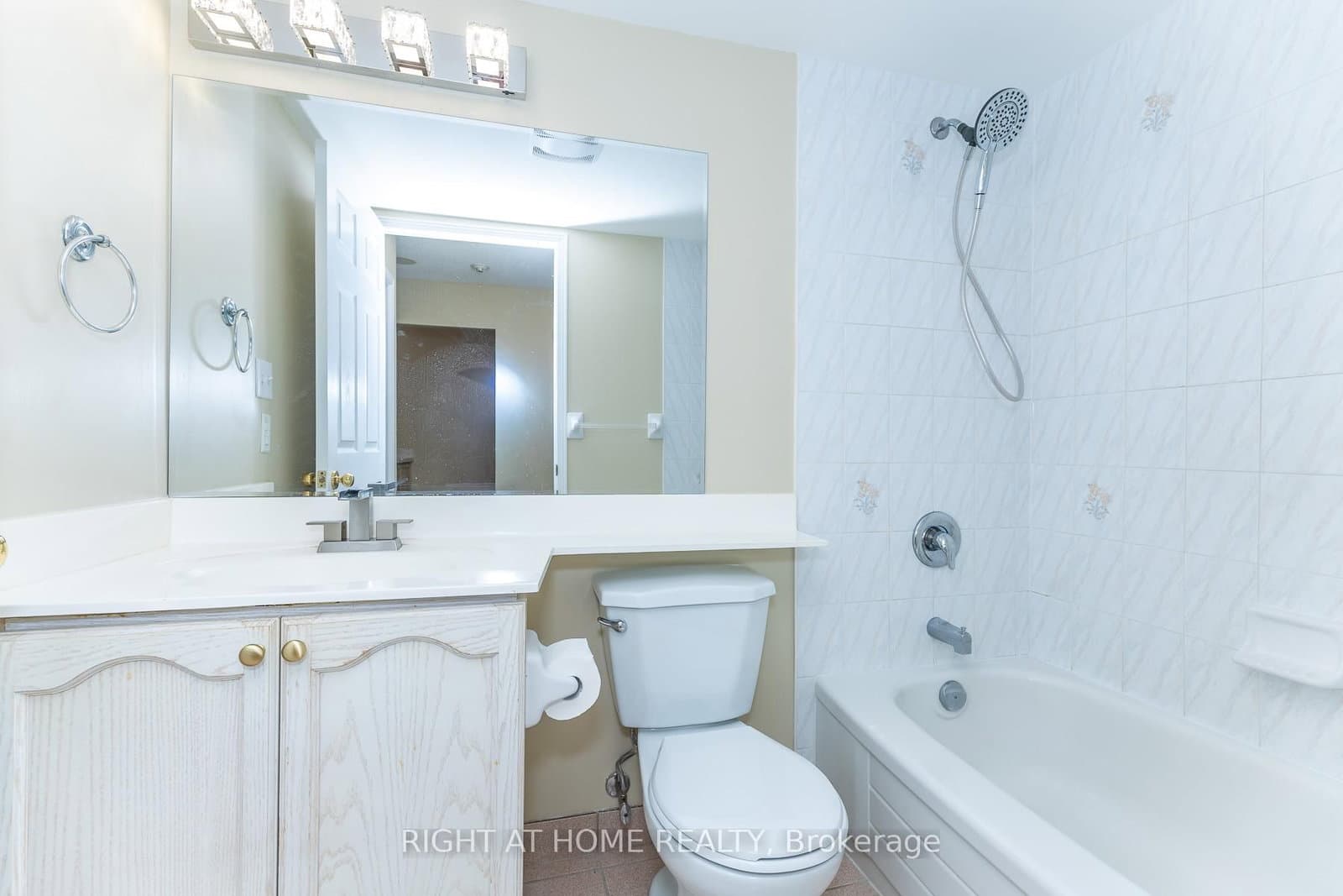 3 Pemberton Avenue, Unit 1706 thumbnail 12