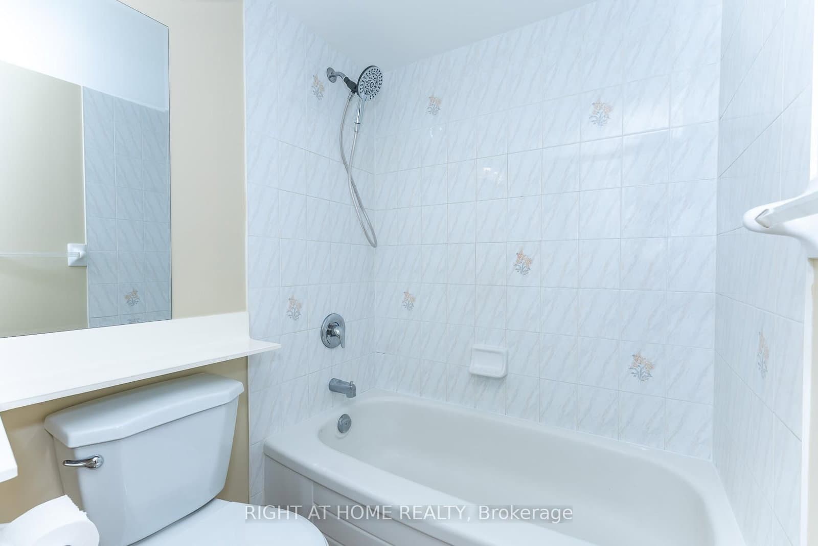3 Pemberton Avenue, Unit 1706 thumbnail 13