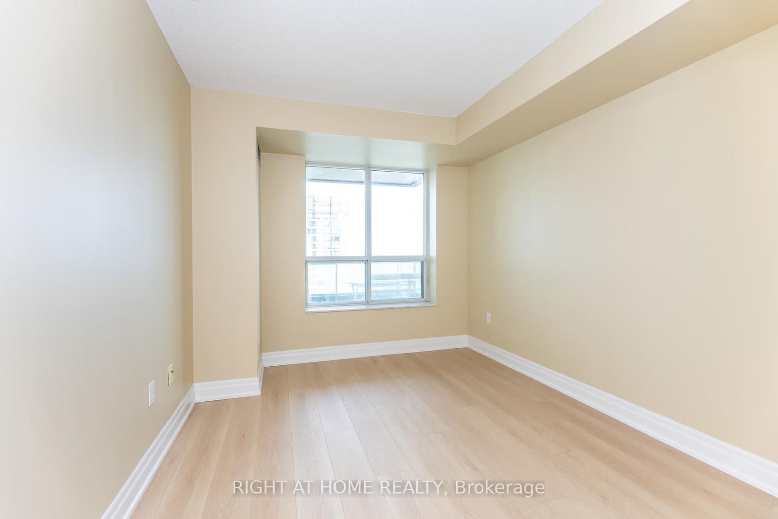 3 Pemberton Avenue, Unit 1706 thumbnail 14