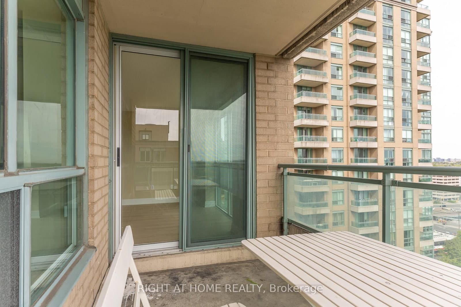 3 Pemberton Avenue, Unit 1706 thumbnail 21