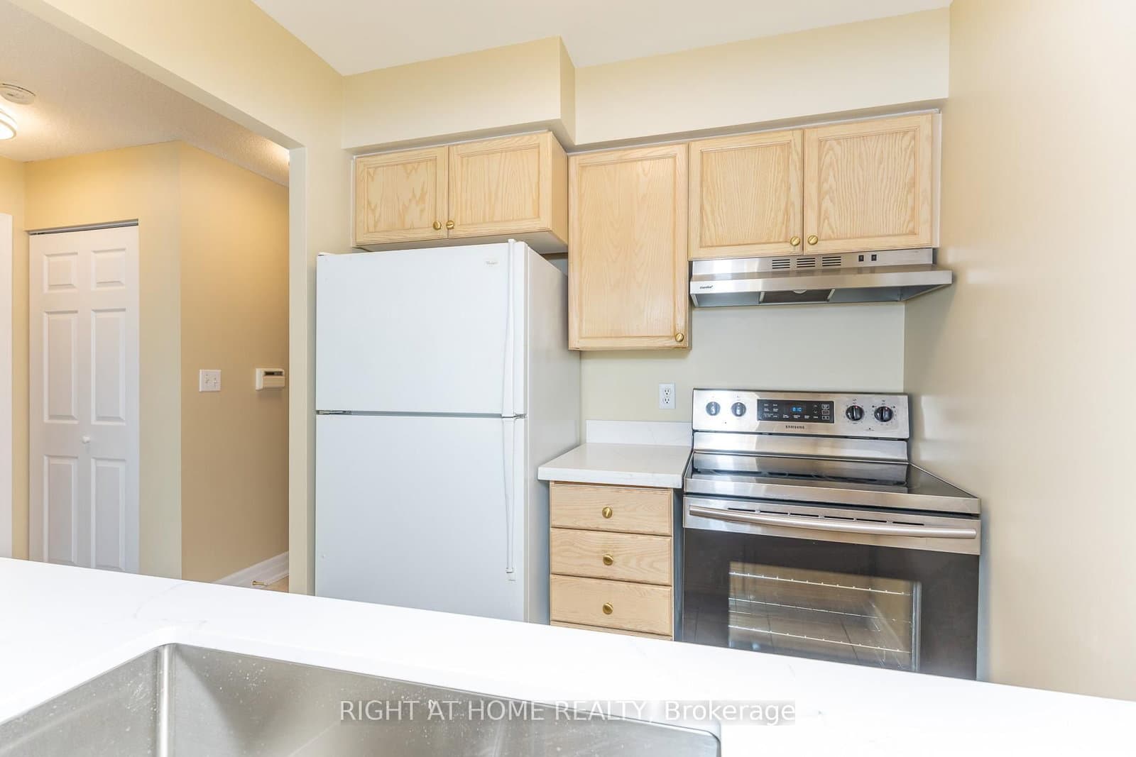 3 Pemberton Avenue, Unit 1706 thumbnail 7