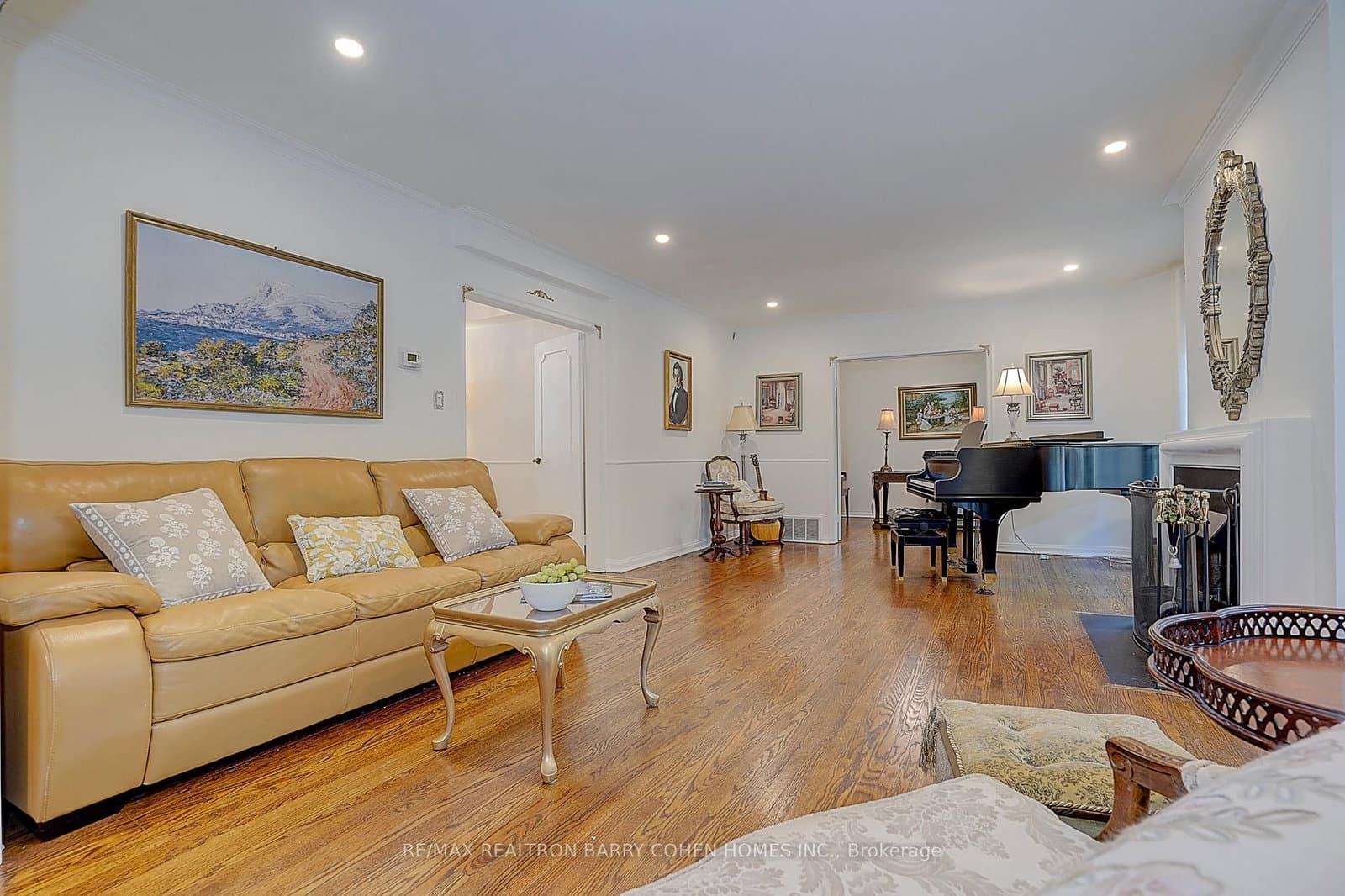 321 Lawrence Avenue E thumbnail 14