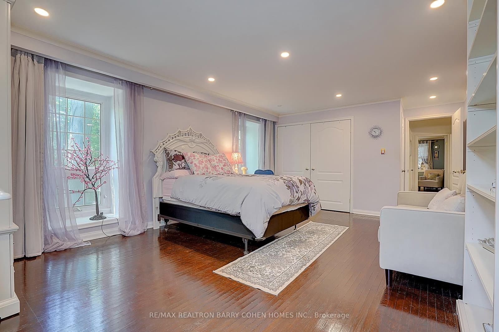 321 Lawrence Avenue E thumbnail 28