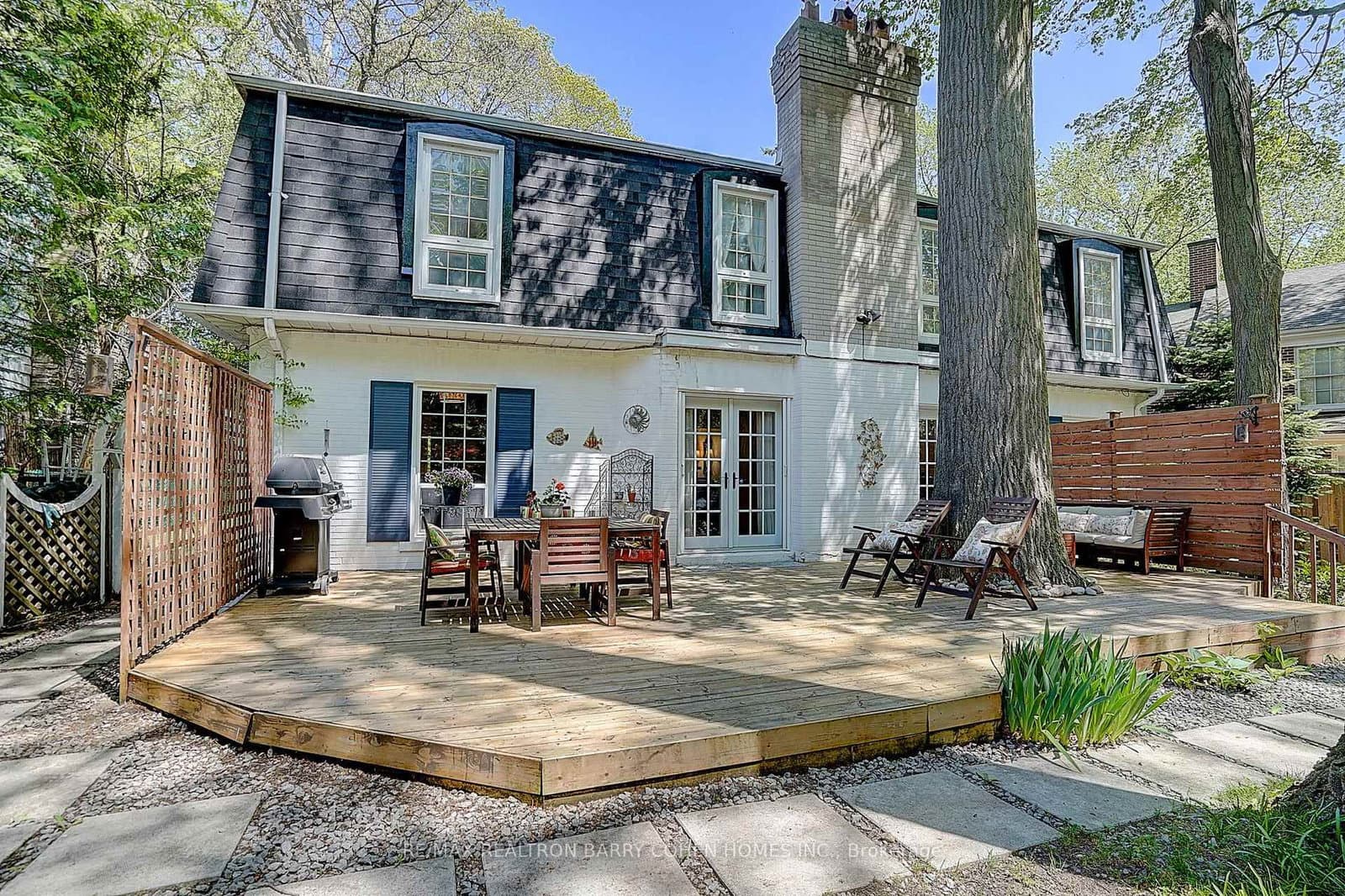 321 Lawrence Avenue E thumbnail 40