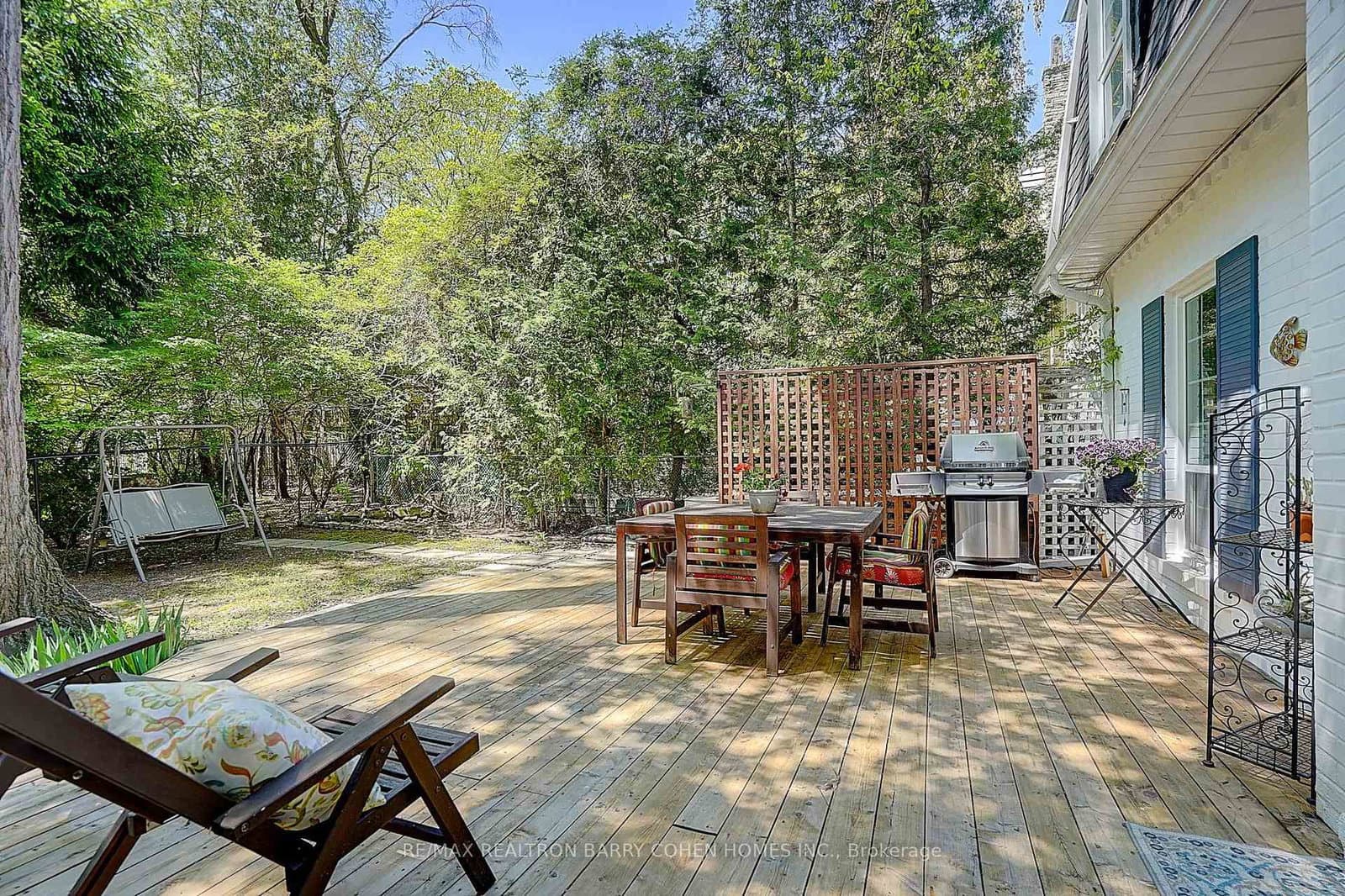 321 Lawrence Avenue E thumbnail 41