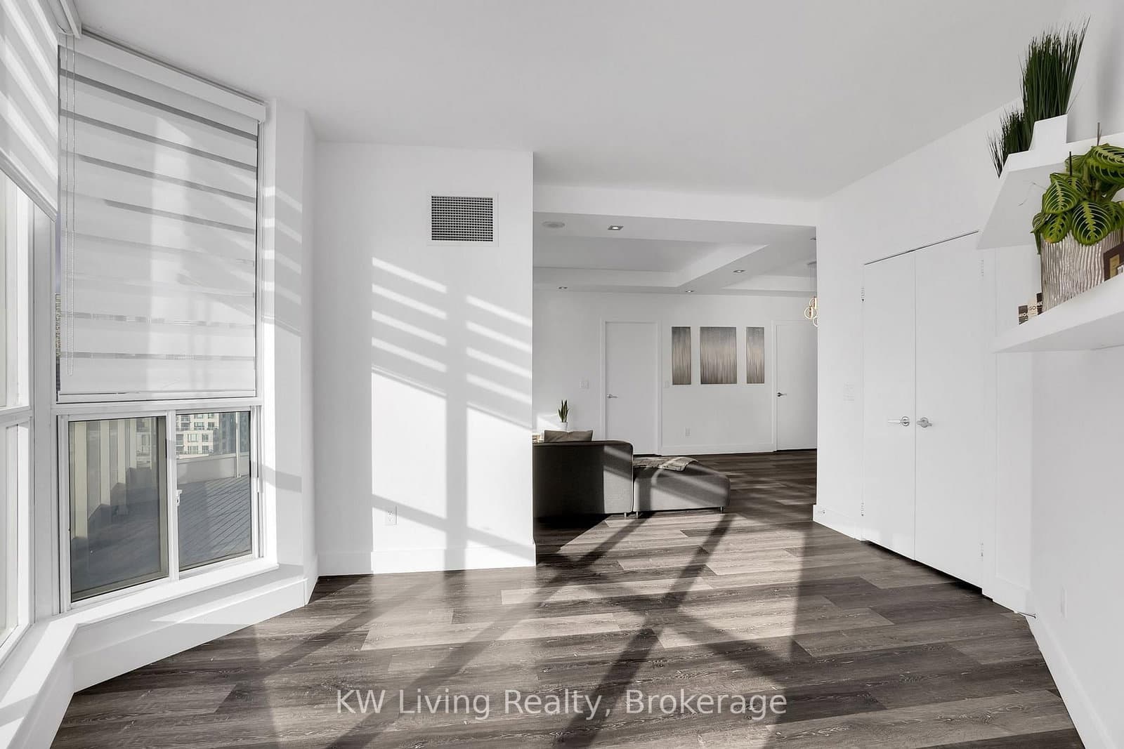 208 Queens Quay W, Unit 2111 thumbnail 14