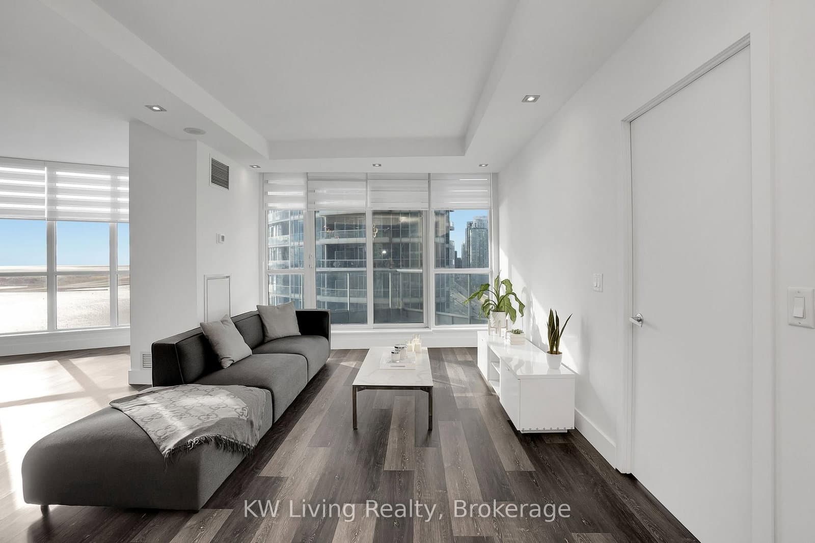 208 Queens Quay W, Unit 2111 thumbnail 17