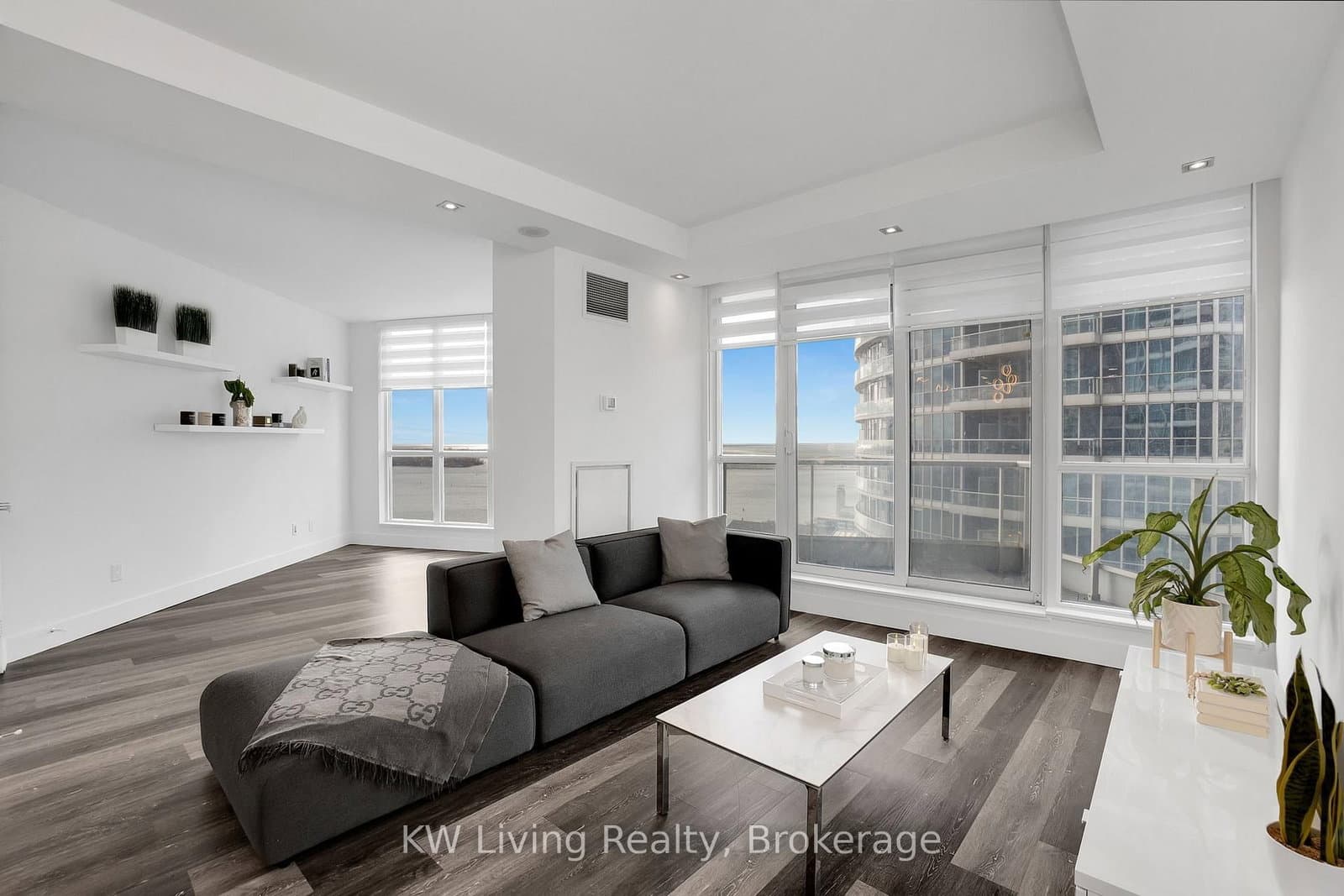 208 Queens Quay W, Unit 2111 thumbnail 18