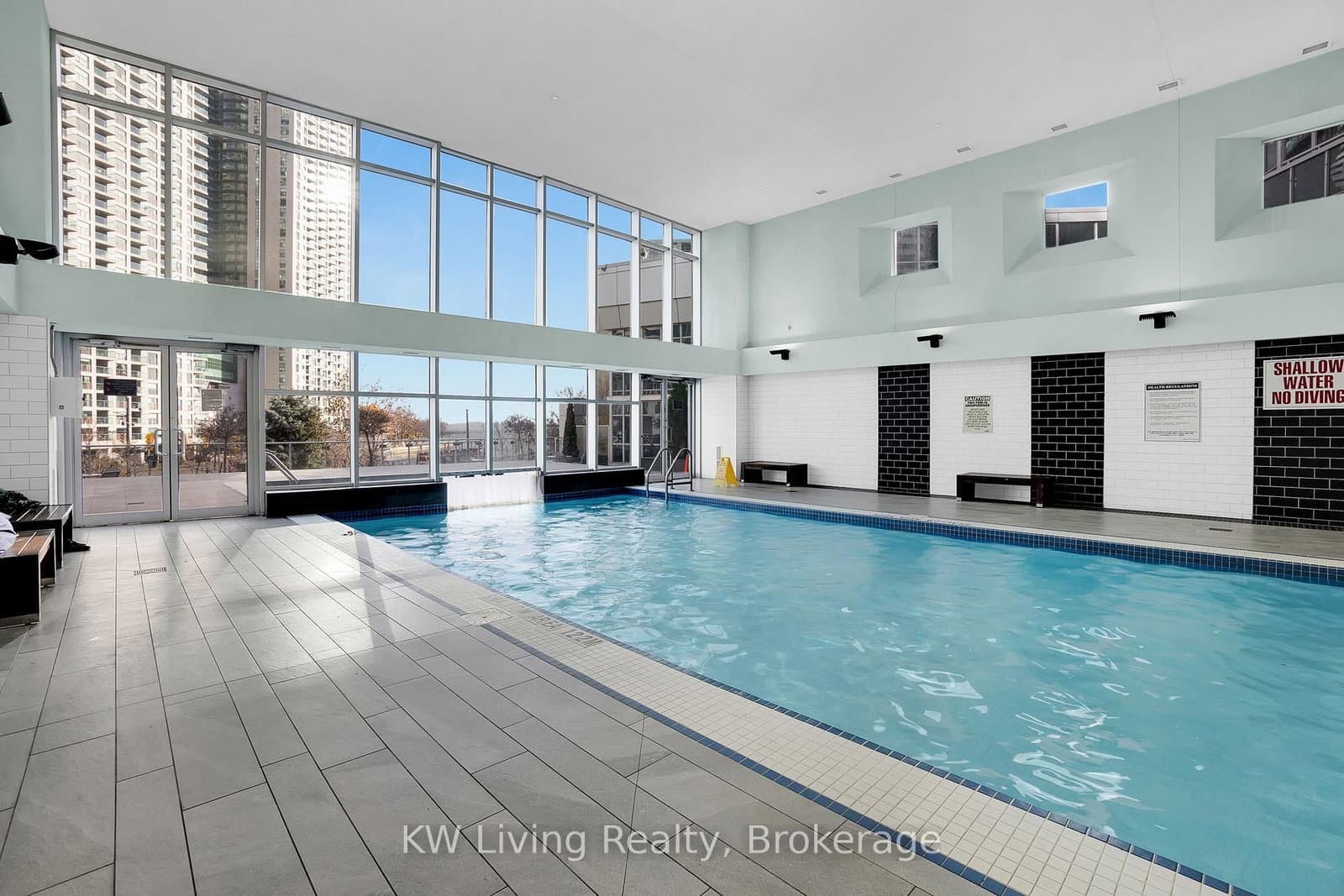 208 Queens Quay W, Unit 2111 thumbnail 4