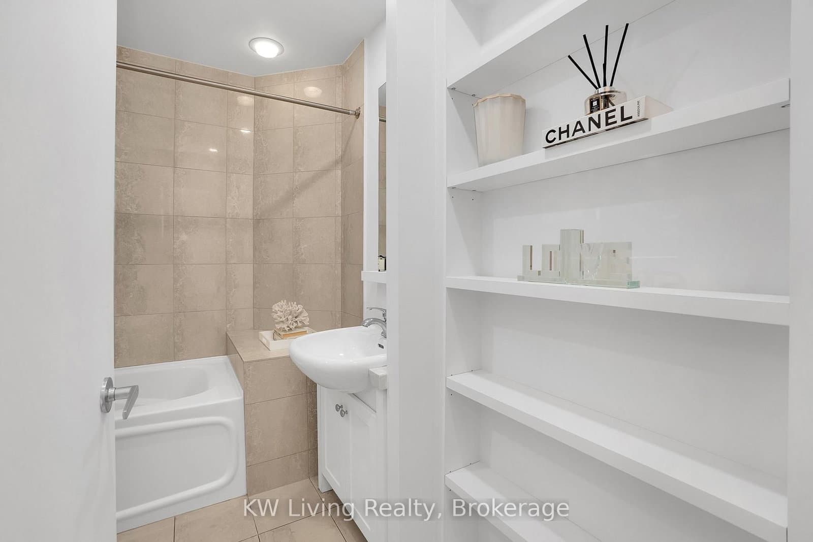208 Queens Quay W, Unit 2111 thumbnail 7