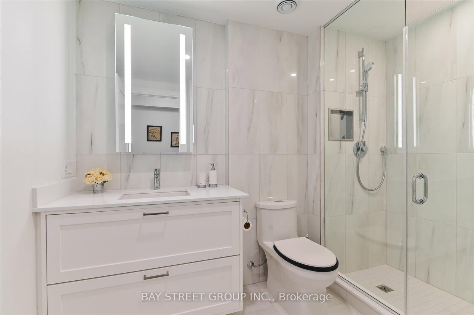 30 Inn On The Park Drive, Unit 2707 thumbnail 25