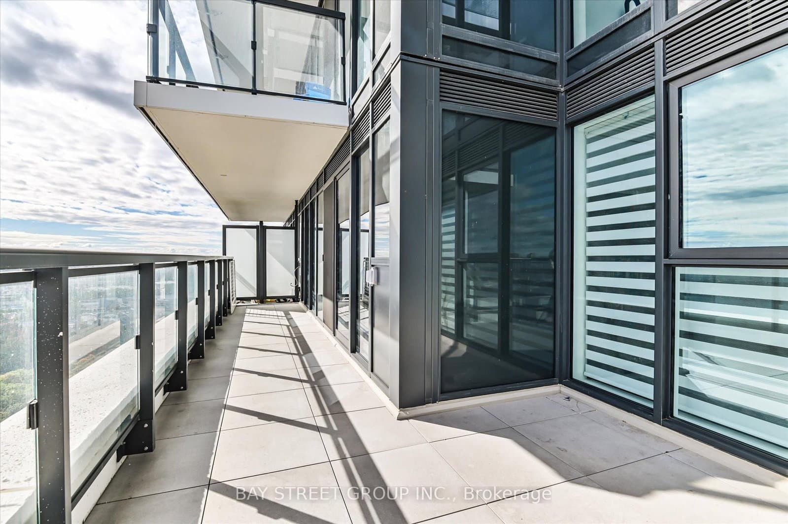 30 Inn On The Park Drive, Unit 2707 thumbnail 26