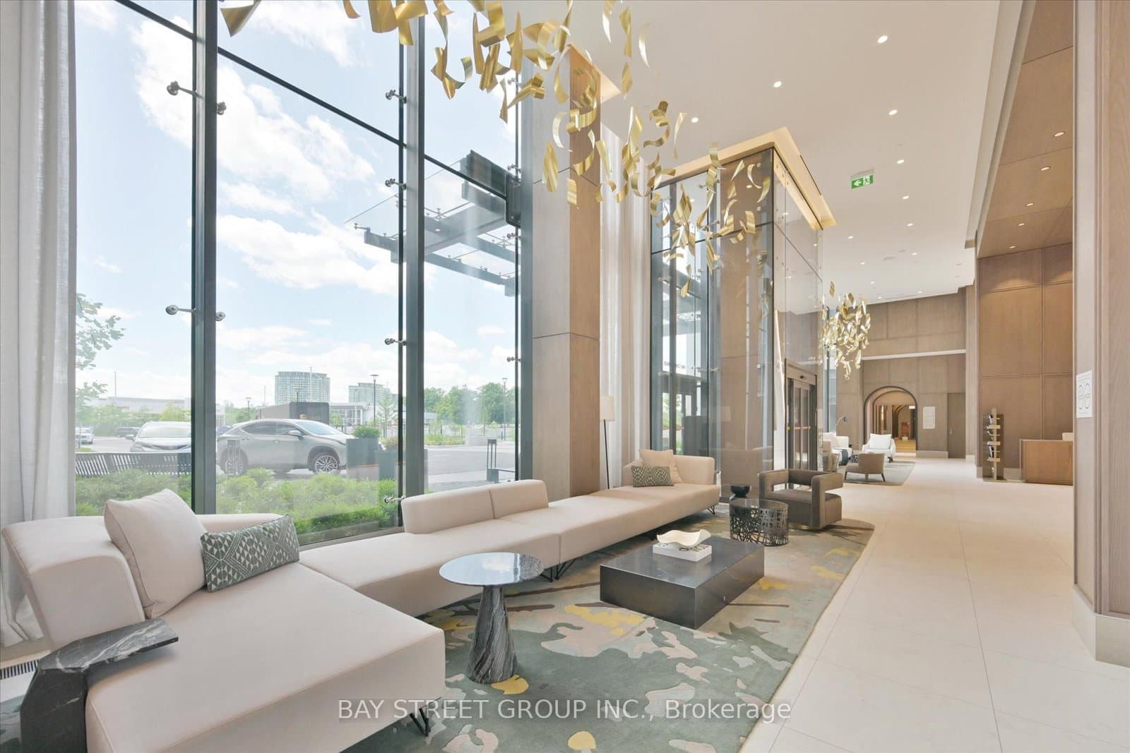30 Inn On The Park Drive, Unit 2707 thumbnail 3