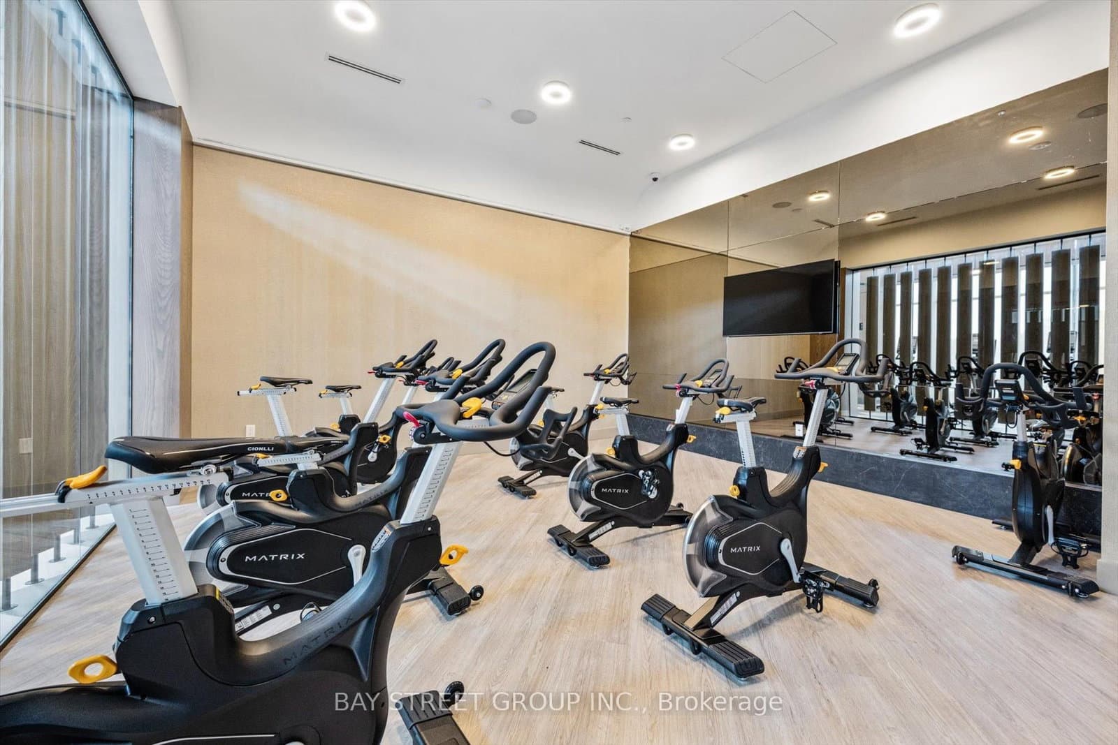 30 Inn On The Park Drive, Unit 2707 thumbnail 32