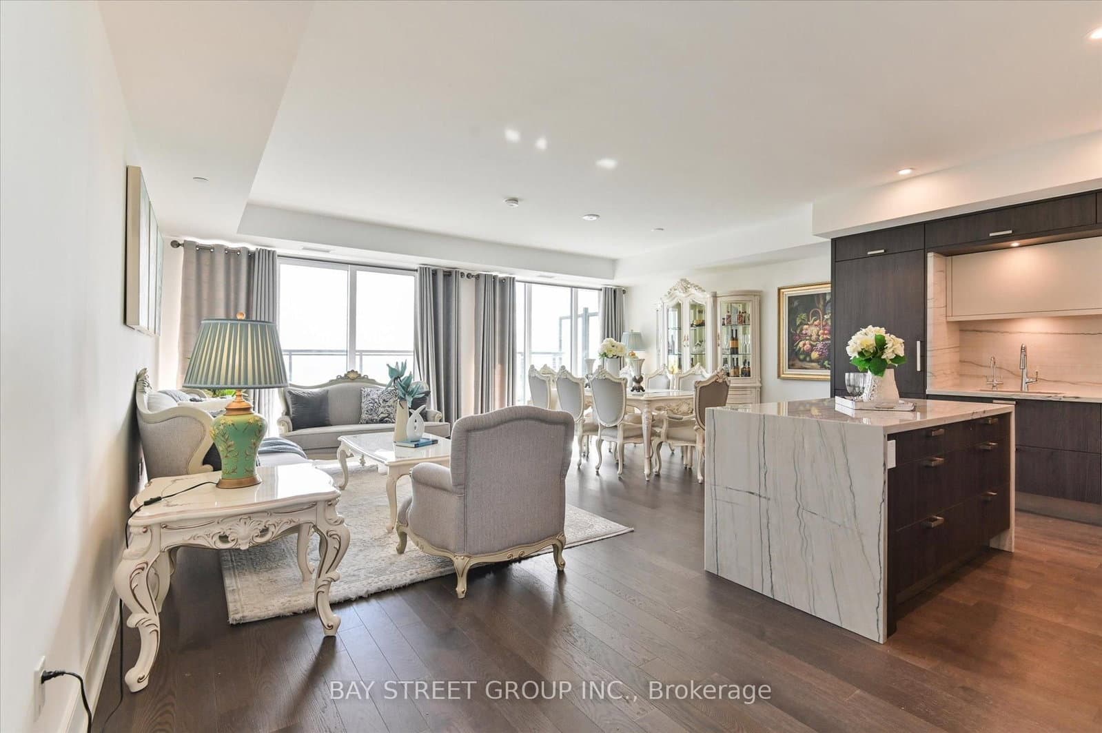 30 Inn On The Park Drive, Unit 2707 thumbnail 7