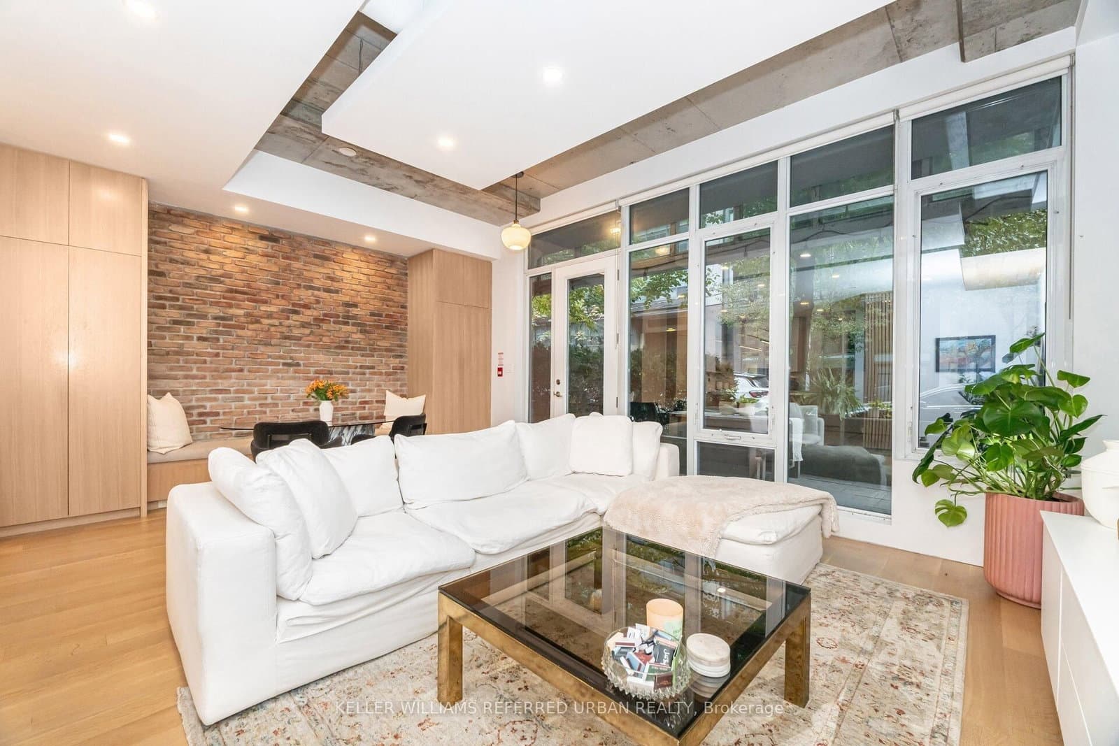 20 Stewart Street, Unit 103 thumbnail 2