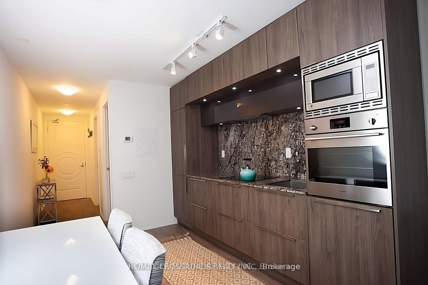 88 Blue Jays Way, Unit 1308 thumbnail 7