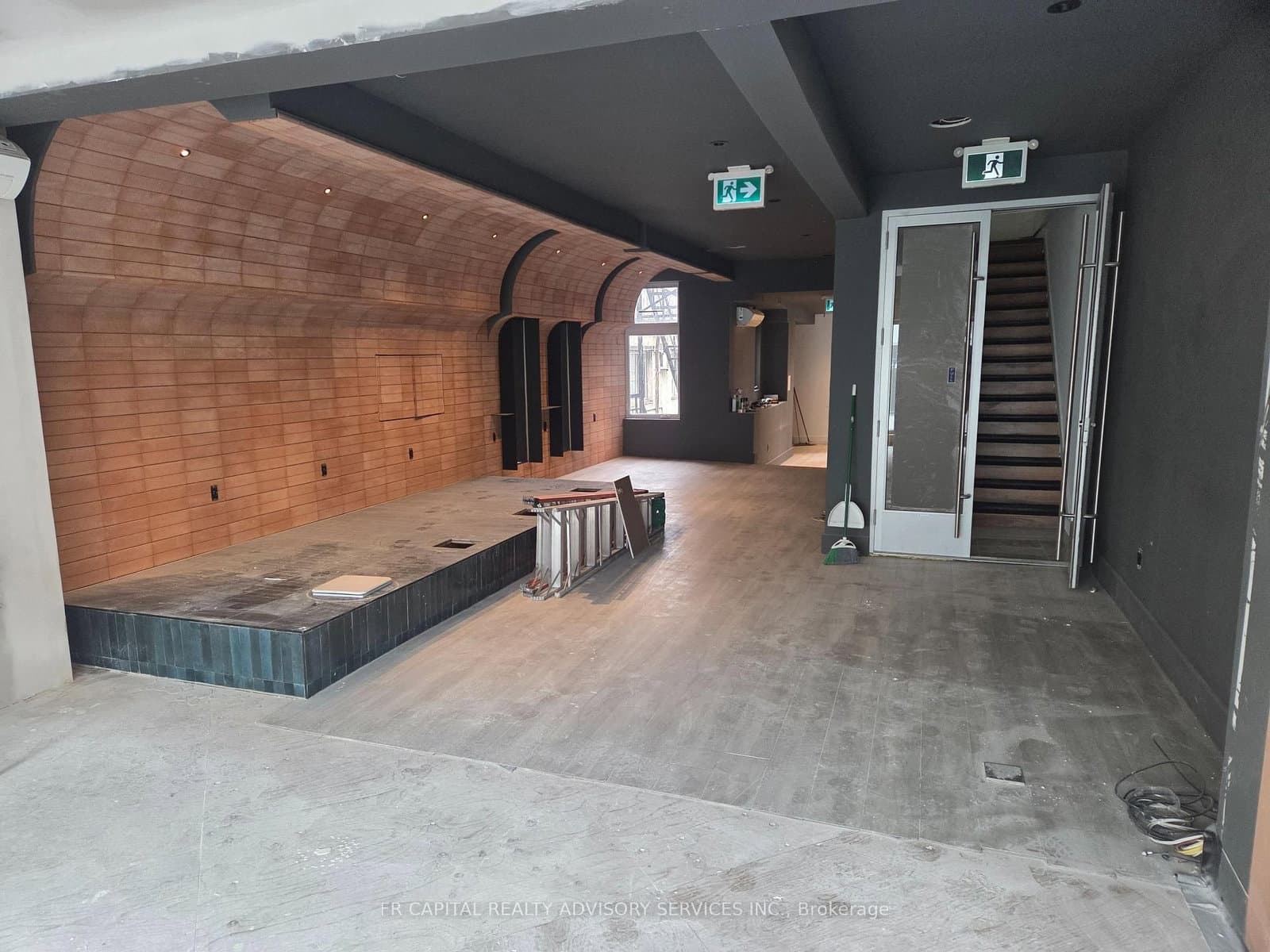 86 Yorkville Avenue, Unit 2nd thumbnail 2