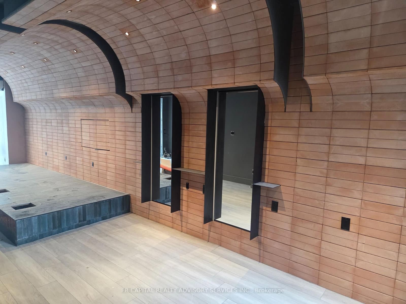 86 Yorkville Avenue, Unit 2nd thumbnail 3
