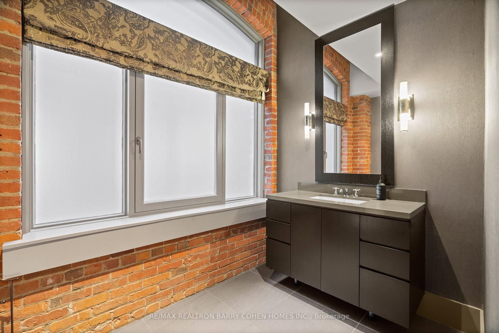 468 Wellington Street W, Unit 300 thumbnail 13