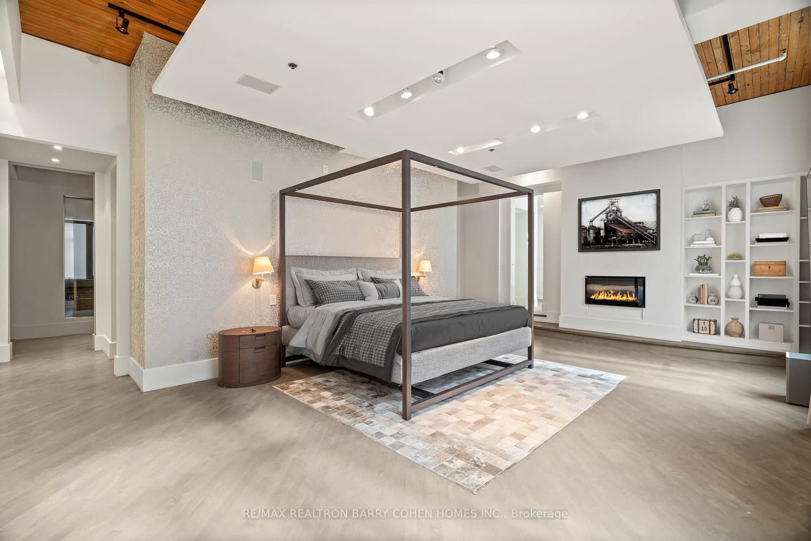 468 Wellington Street W, Unit 300 thumbnail 16