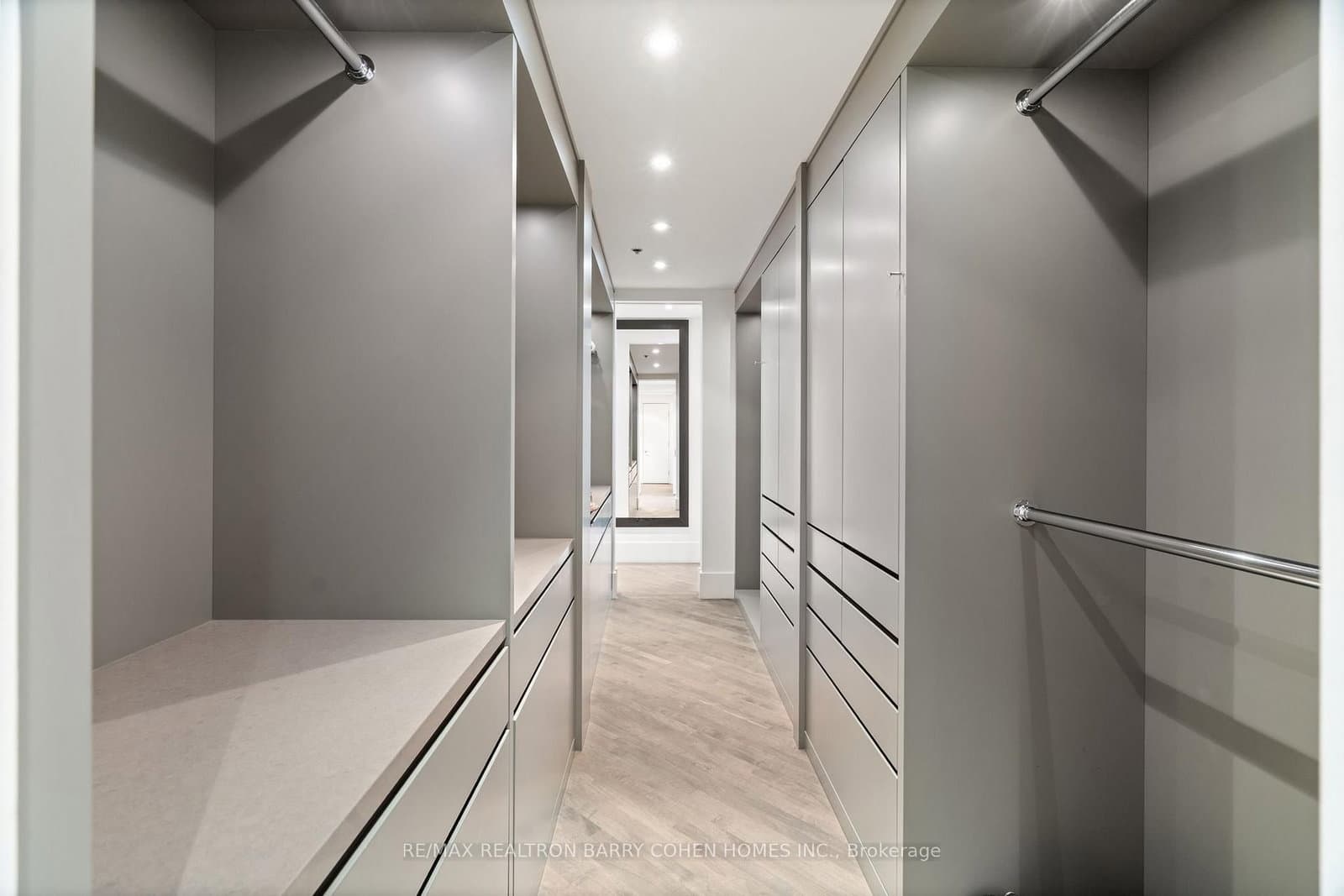 468 Wellington Street W, Unit 300 thumbnail 18