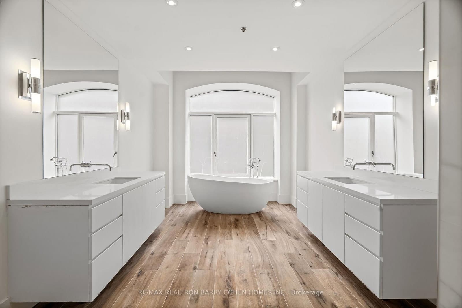 468 Wellington Street W, Unit 300 thumbnail 19