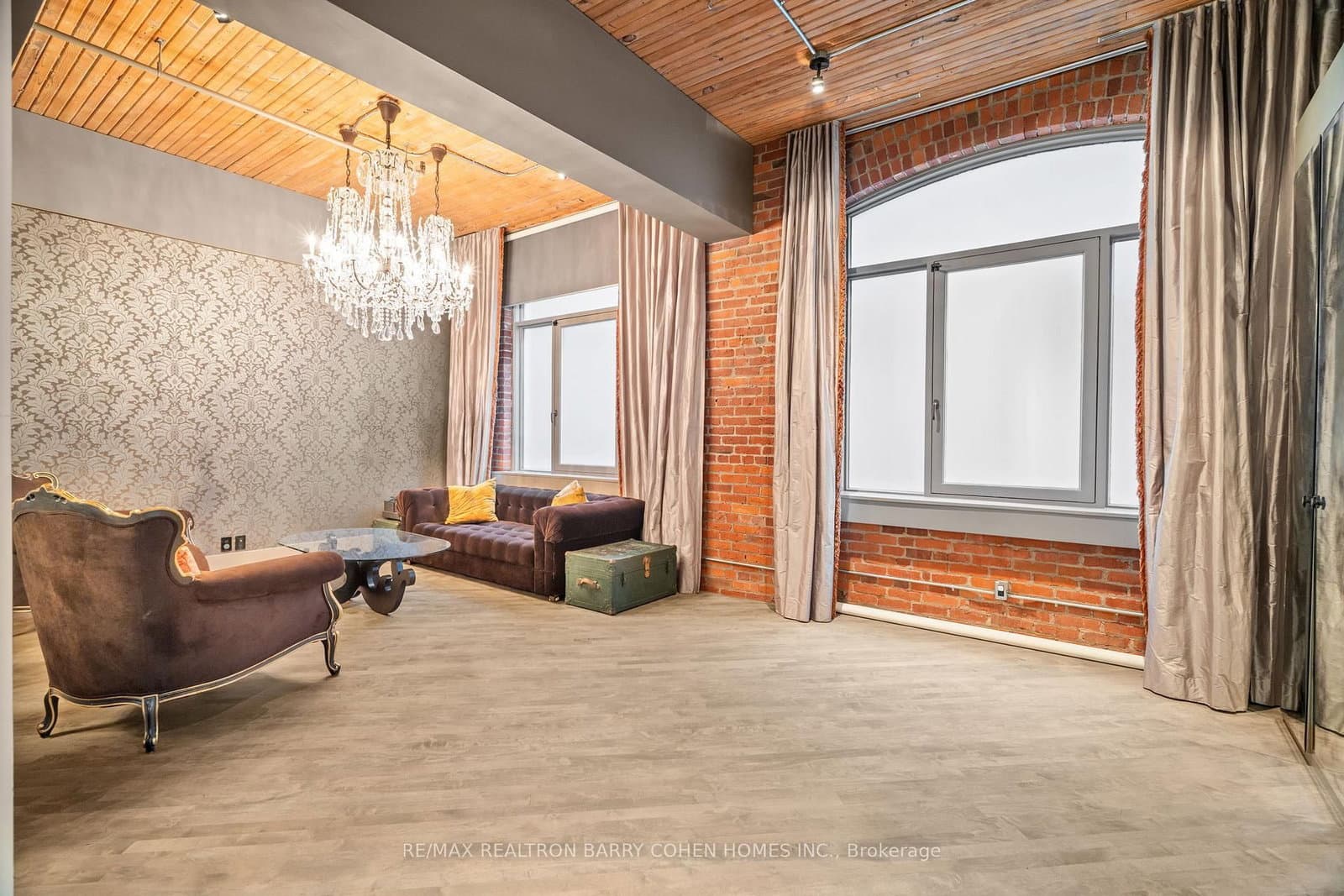 468 Wellington Street W, Unit 300 thumbnail 23