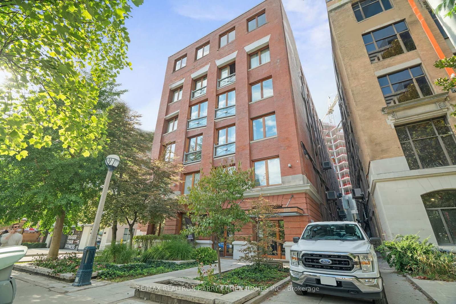 468 Wellington Street W, Unit 300 thumbnail 27