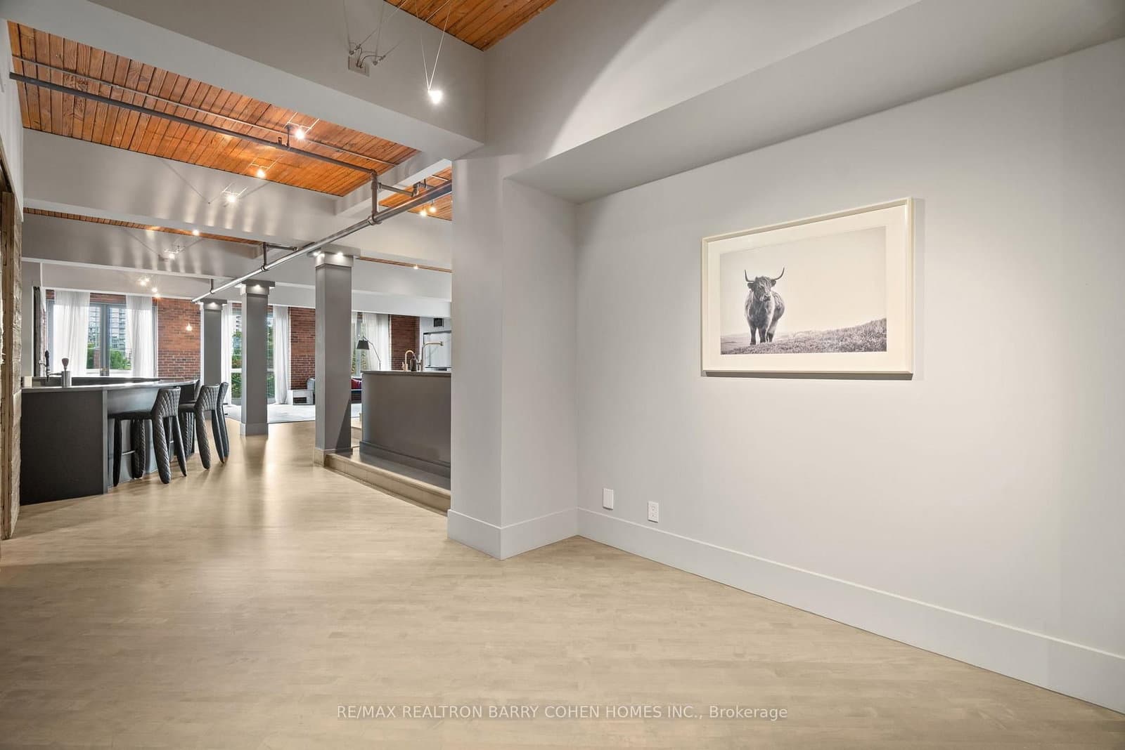 468 Wellington Street W, Unit 300 thumbnail 3