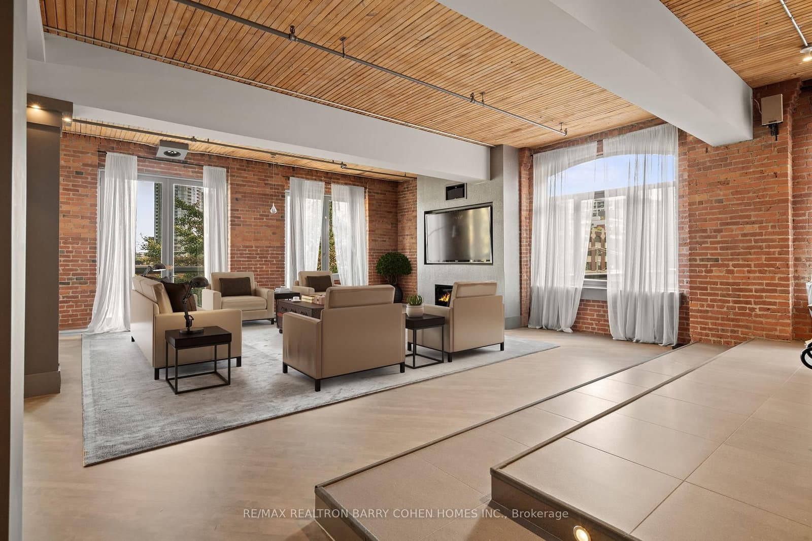 468 Wellington Street W, Unit 300 thumbnail 4